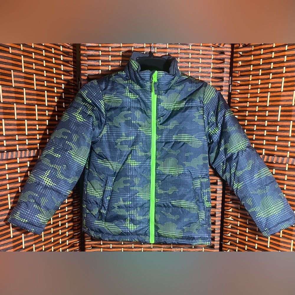 SwissTech Boys Camo Puffer Jacket Size M (8) Green Black Winter Coat